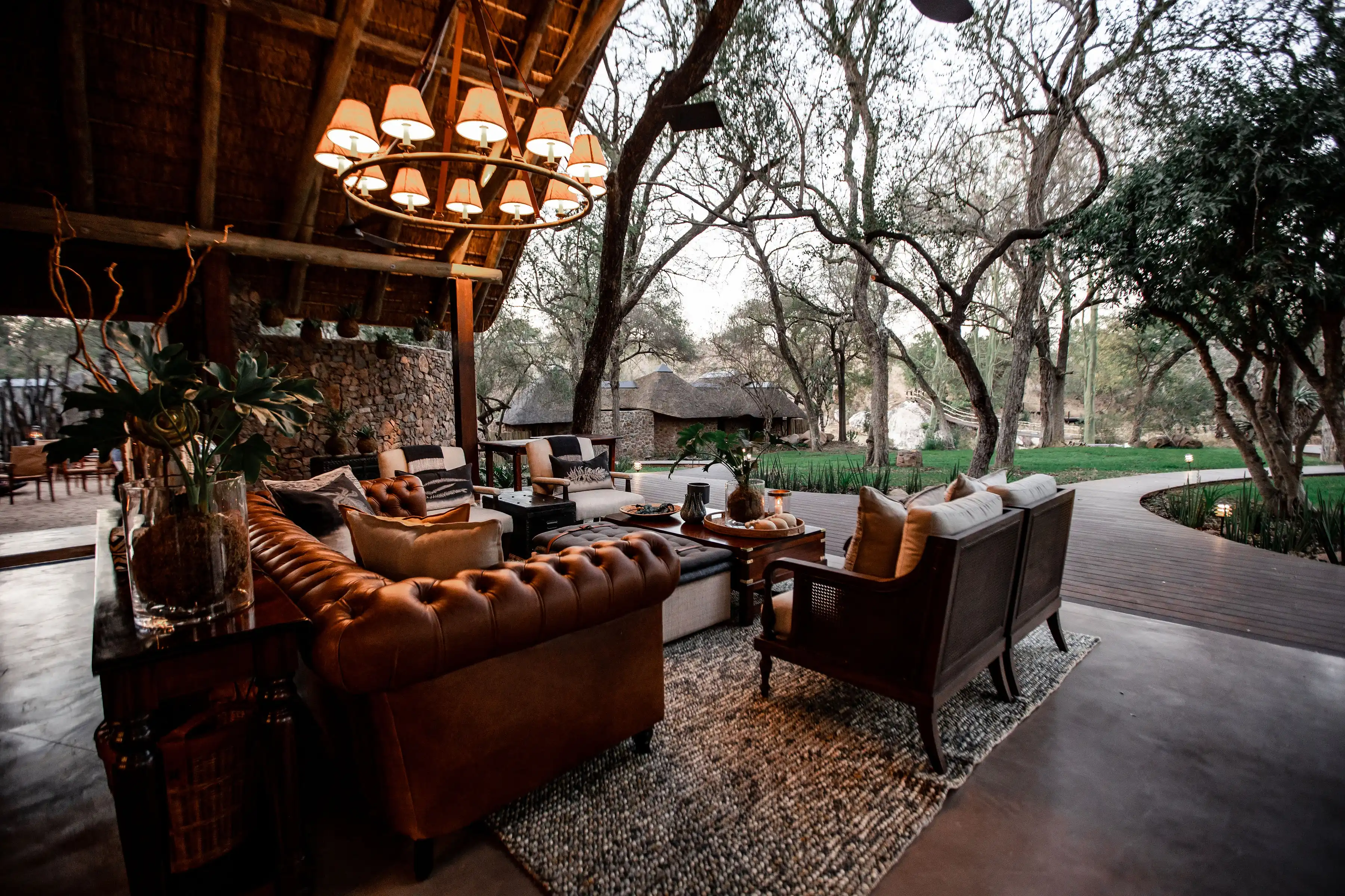 Luxury safari lodge lounge: Sabi Sand photo safari experience